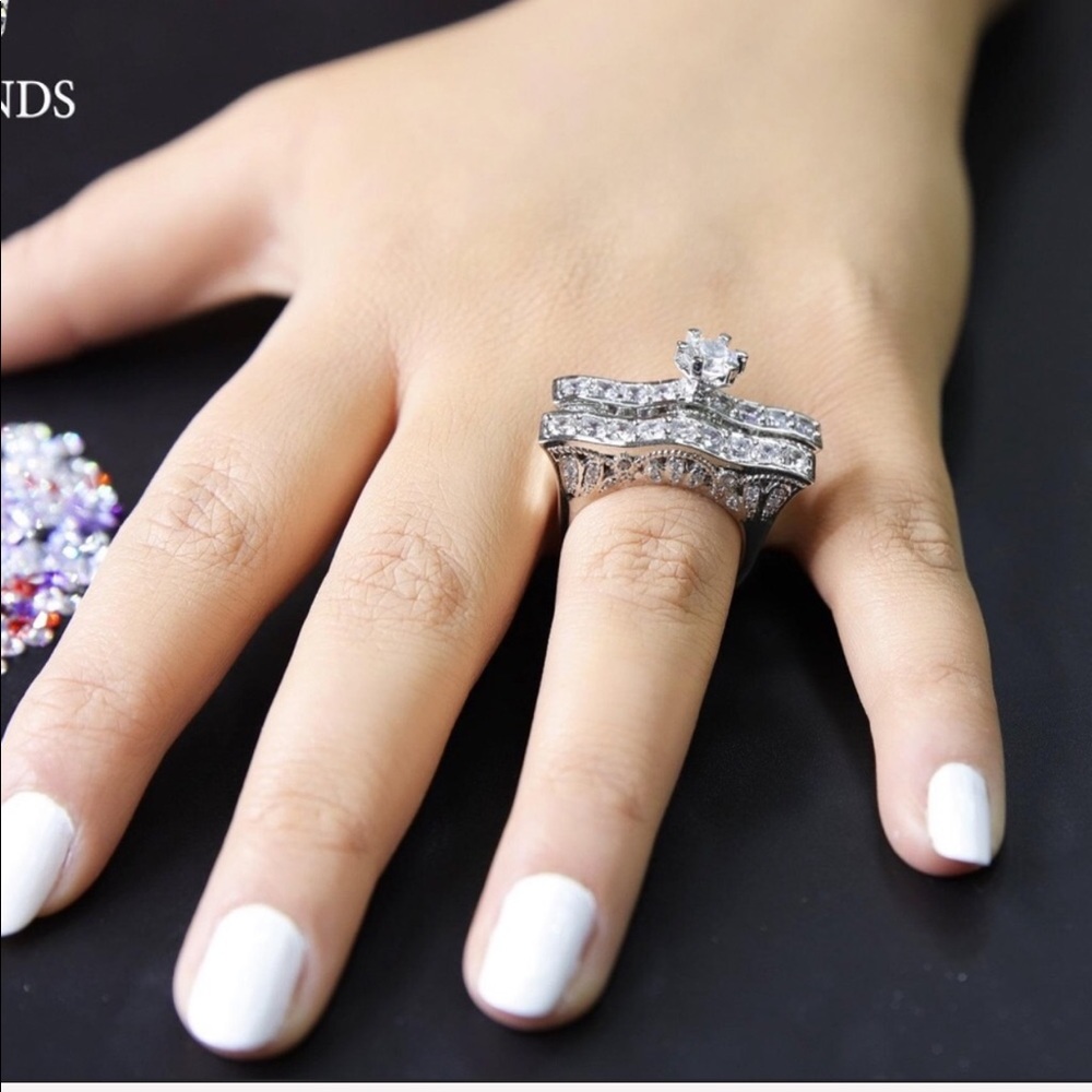 NWT🎄white rhodium plated ring n band set size 7🎄
